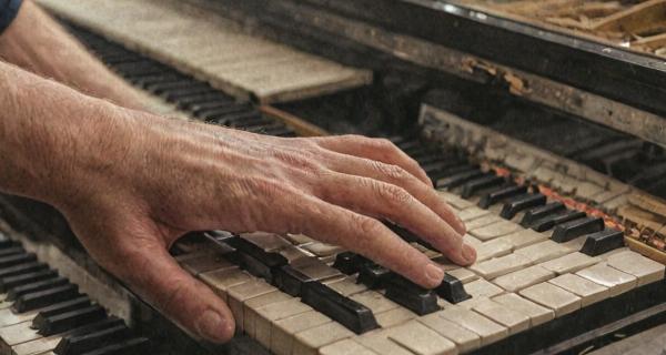 Piano evaluation and detailed inspection process